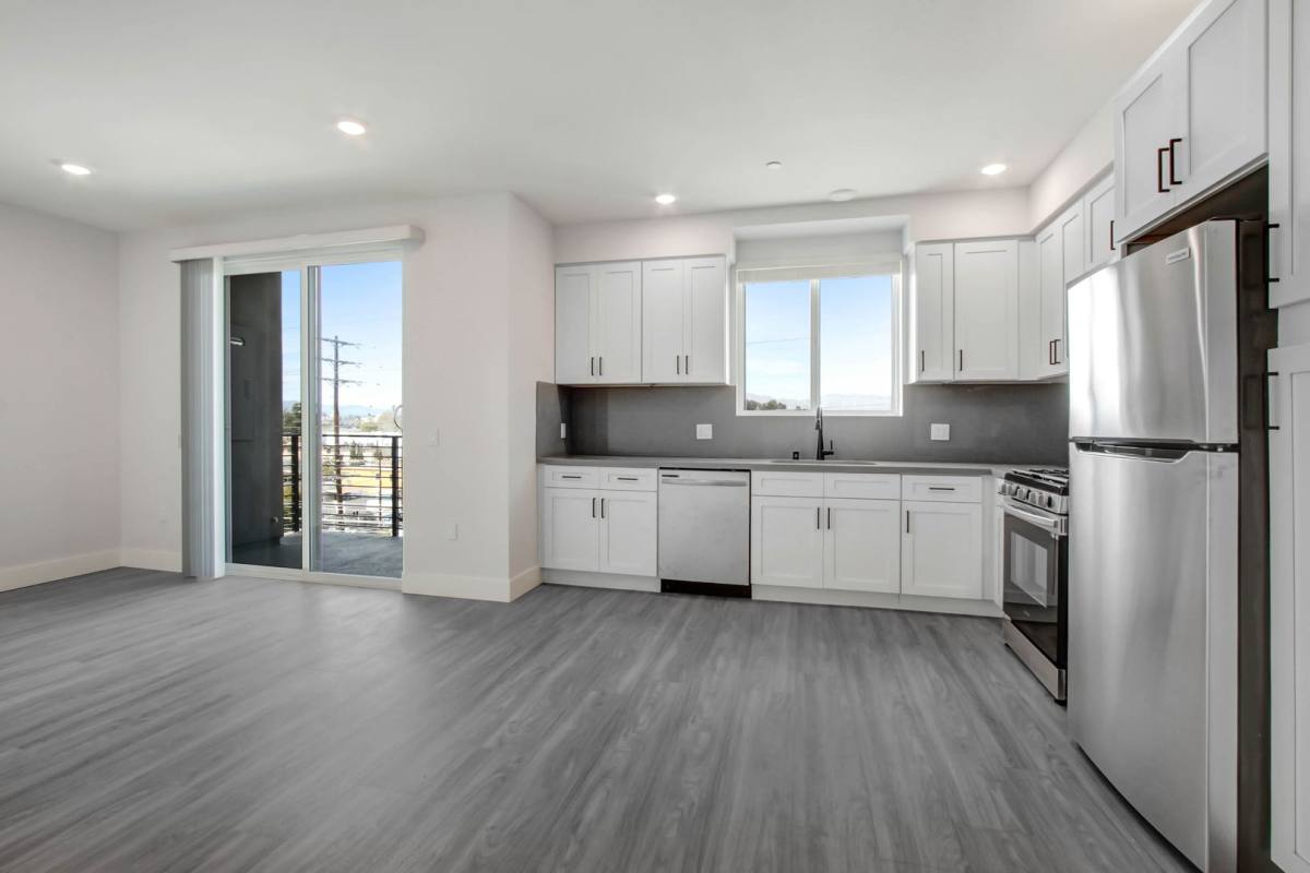 Apartment for rent at 11848 Vanowen St, North Hollywood, CA 91605