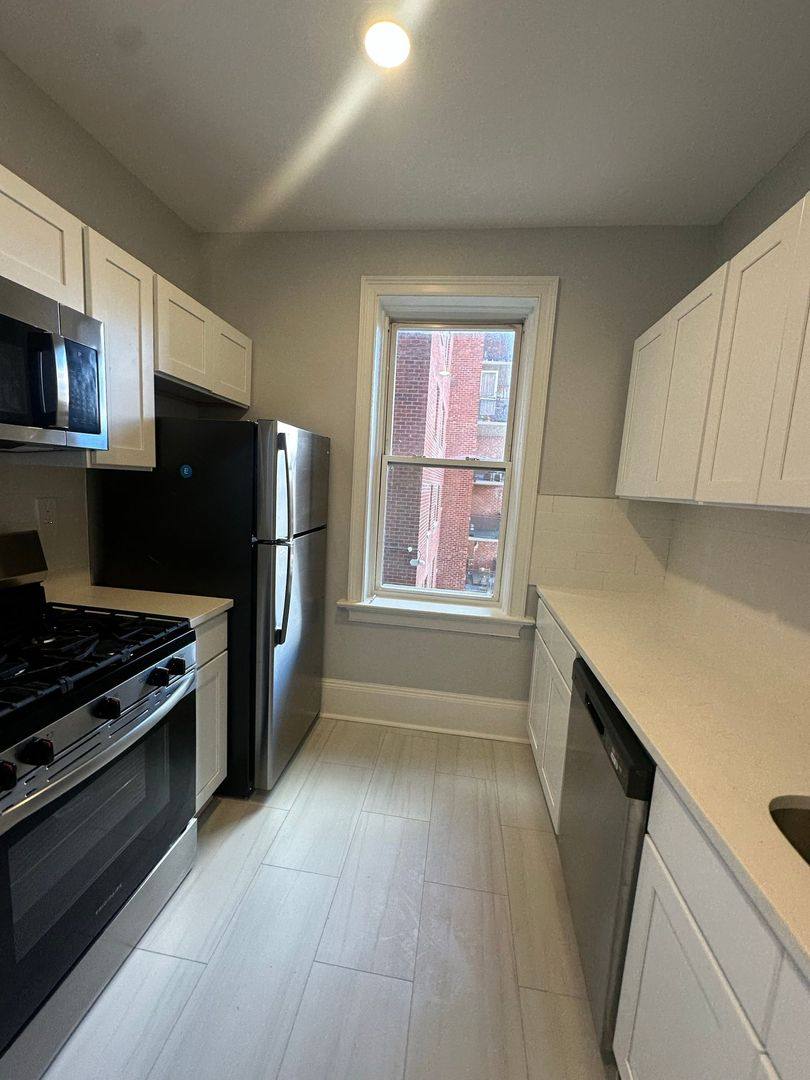 Apartment for rent at 117 Parkview, Weehawken, NJ 07086