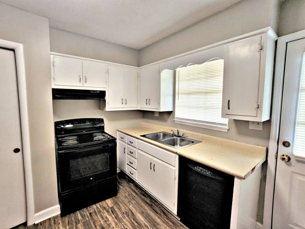 Apartment for rent at 1213 - 1221 N St SE, Decatur, AL 35601