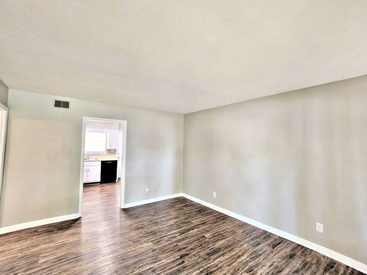 Apartment for rent at 1213 - 1221 N St SE, Decatur, AL 35601