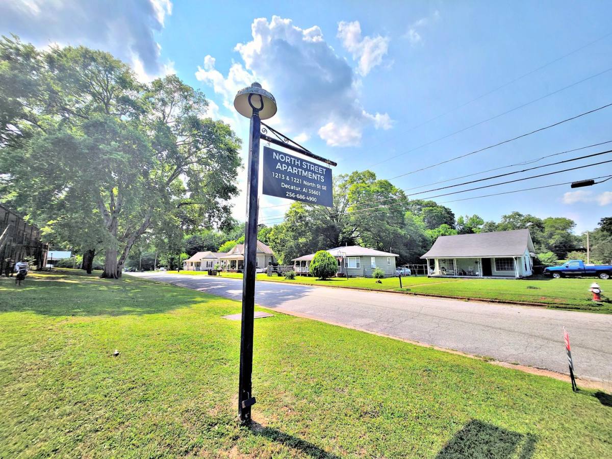 Apartment for rent at 1213 - 1221 N St SE, Decatur, AL 35601
