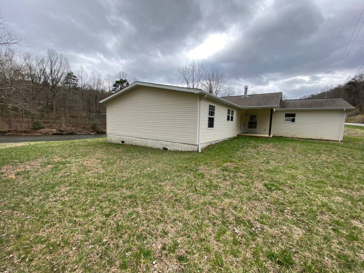 House for rent at 1642 Old Cullowhee Rd, Sylva, NC 28779