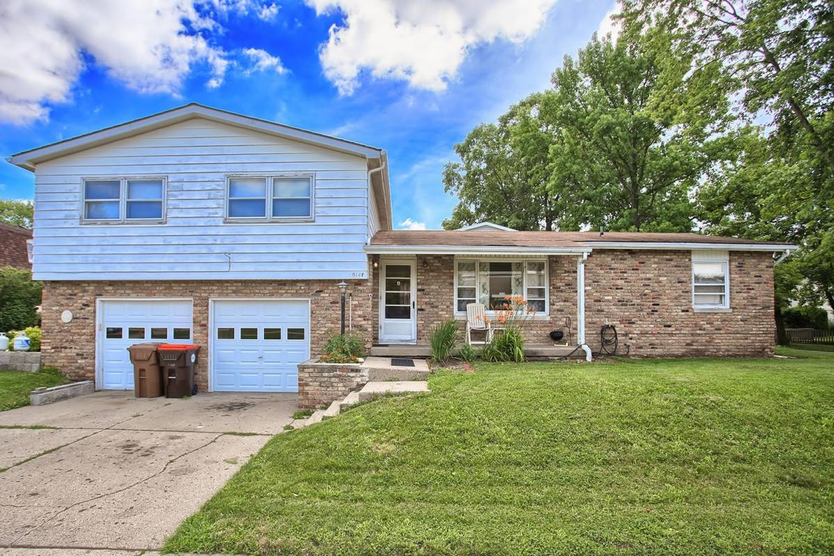 Apartment for rent at 914-A Crescent St, Champaign, IL 61821