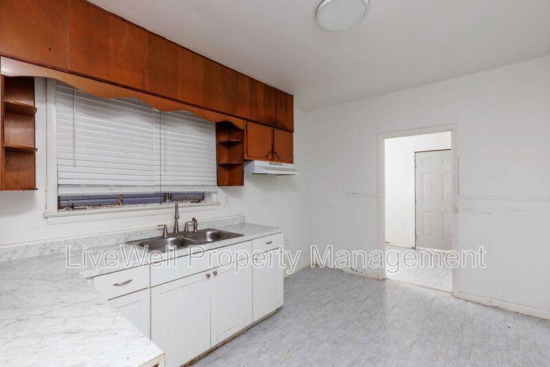 House for rent at 1306 Ave R, Birmingham, AL 35218