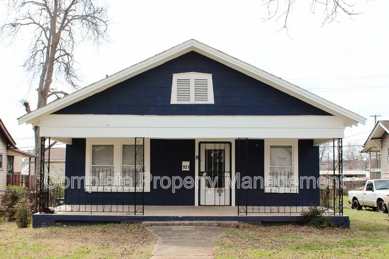 House for rent at 921 4th Court W, Birmingham, AL 35204