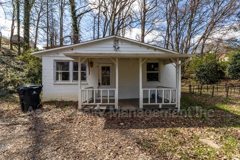 House for rent at 6412 Western Ave, Knoxville, TN 37921