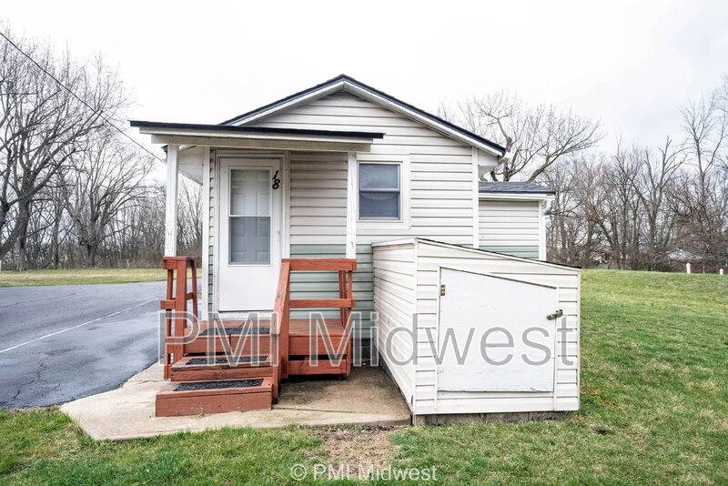 Apartment for rent at 2142 W US-Highway 40 #18, Greenfield, IN 46140