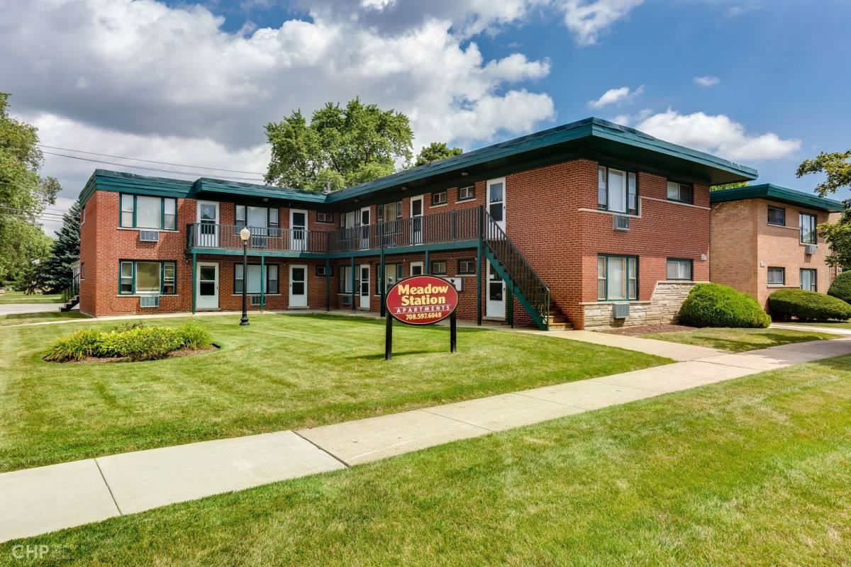 Apartment for rent at 14525 Pulaski Rd, Midlothian, IL 60445