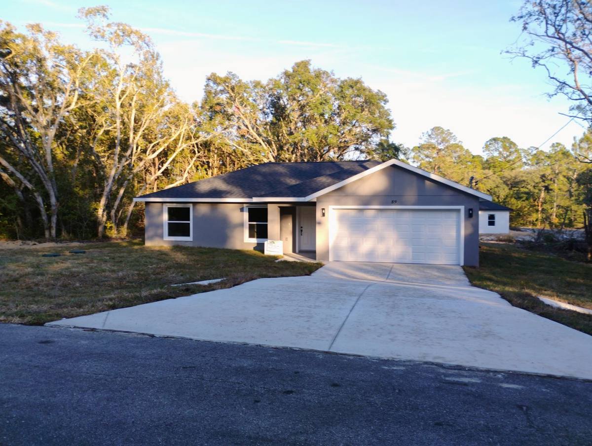 House for rent at 89 Malauka Pass Course, Ocklawaha, FL 32179