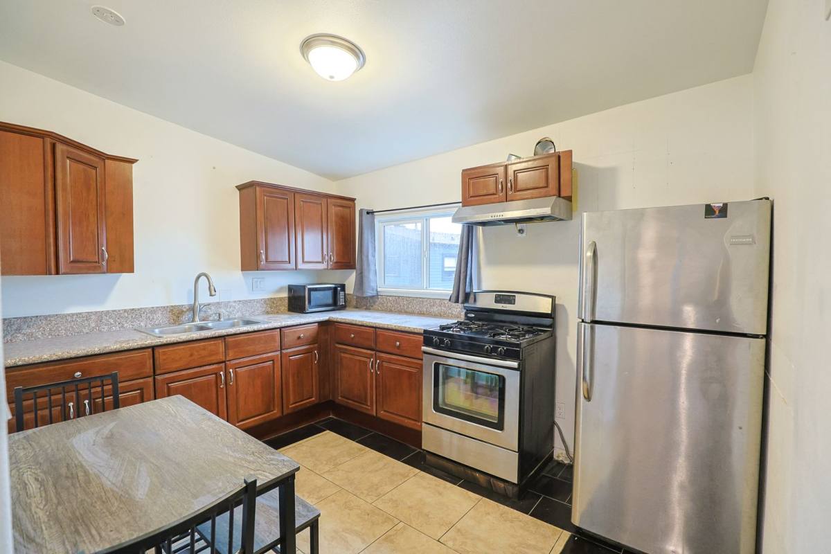Apartment for rent at 2624 S Budlong Ave, Los Angeles, CA 90007