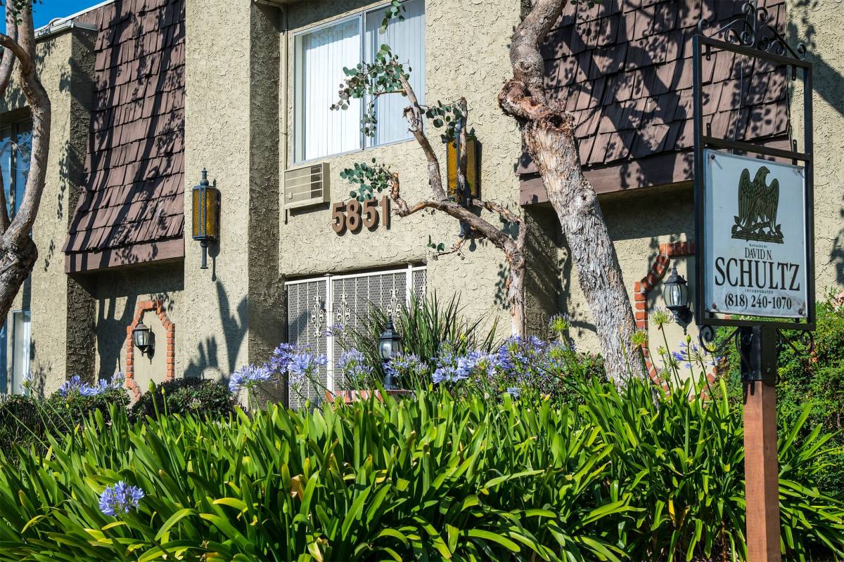 Apartment for rent at 5851 Hazeltine Ave, Van Nuys, CA 91401