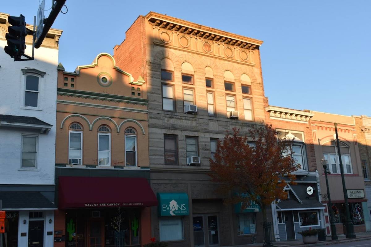 Apartment for rent at 117 N Main, Bowling Green, OH 43402