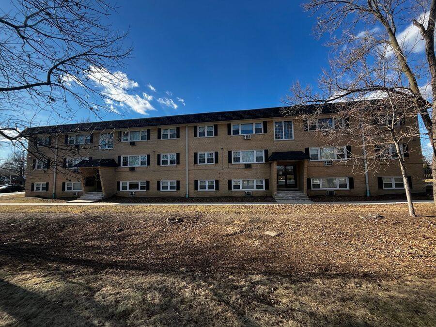 Apartment for rent at 25 N Maple Court #20, Addison, IL 60101