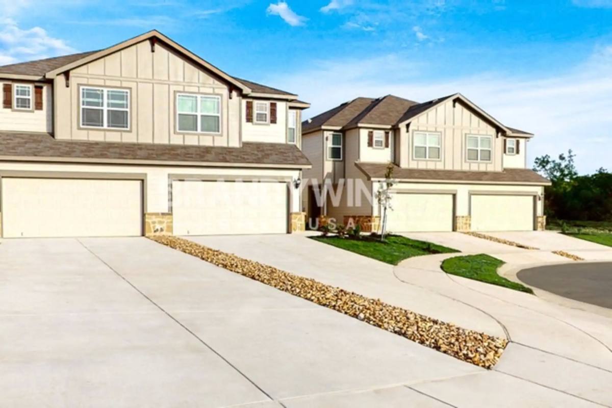 Townhouse for rent at 10314 Ida Garden Way, Converse, TX 78109