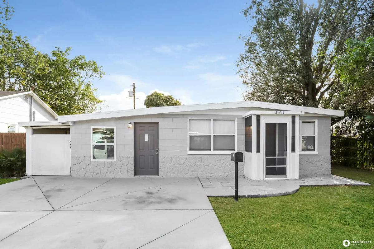 House for rent at 2164 43rd Ave, Saint Petersburg, FL 33714