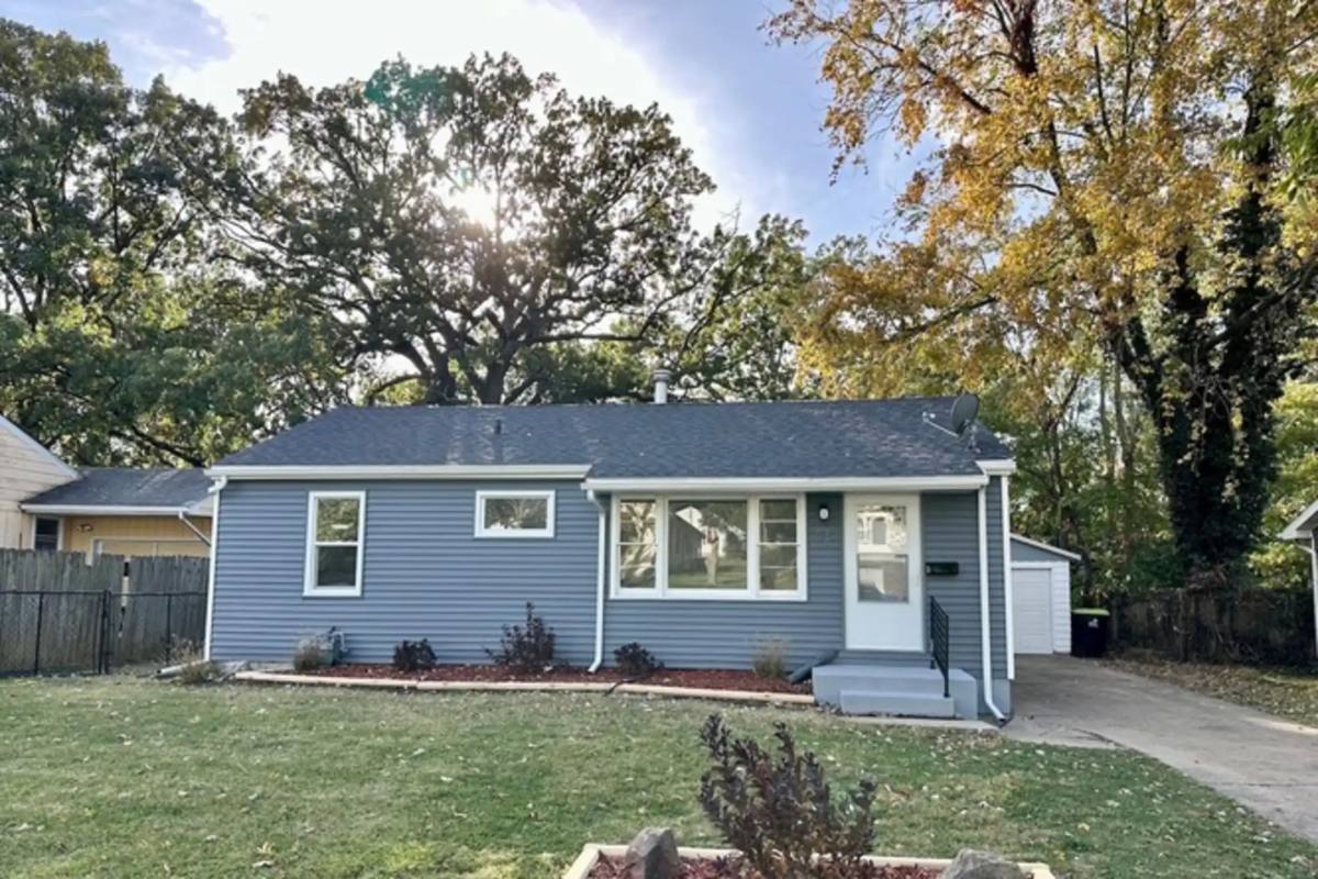 House for rent at 51 7th Dr, Decatur, IL 62521