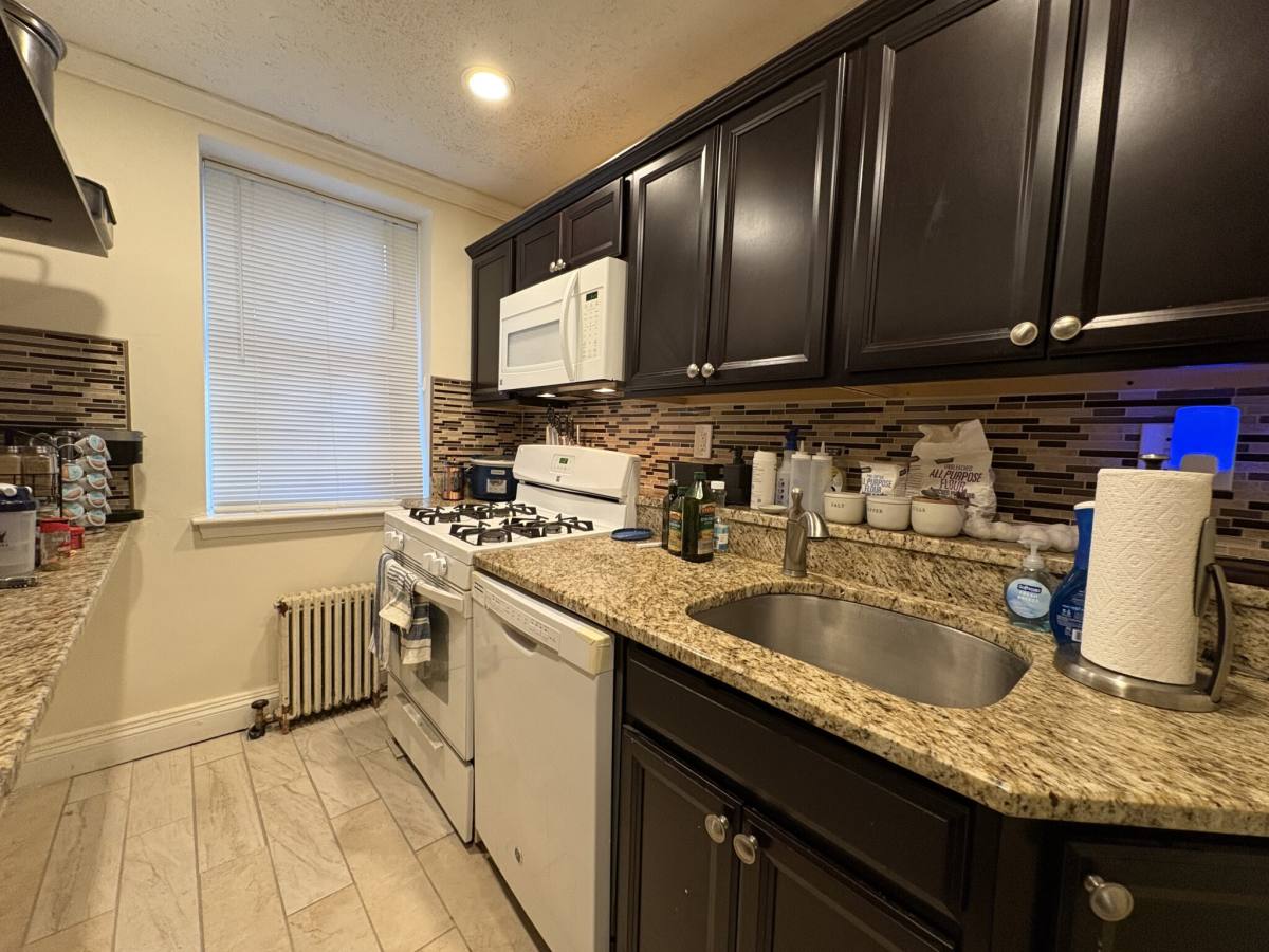 Apartment for rent at 39 Commonwealth Ave #12, Chestnut Hill, MA 02467