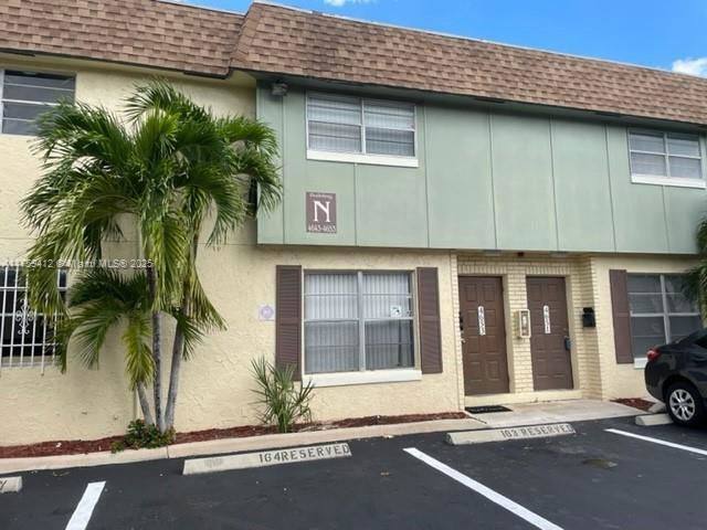 Townhouse for rent at 4651 NW 9th Dr, Fort Lauderdale, FL 33317