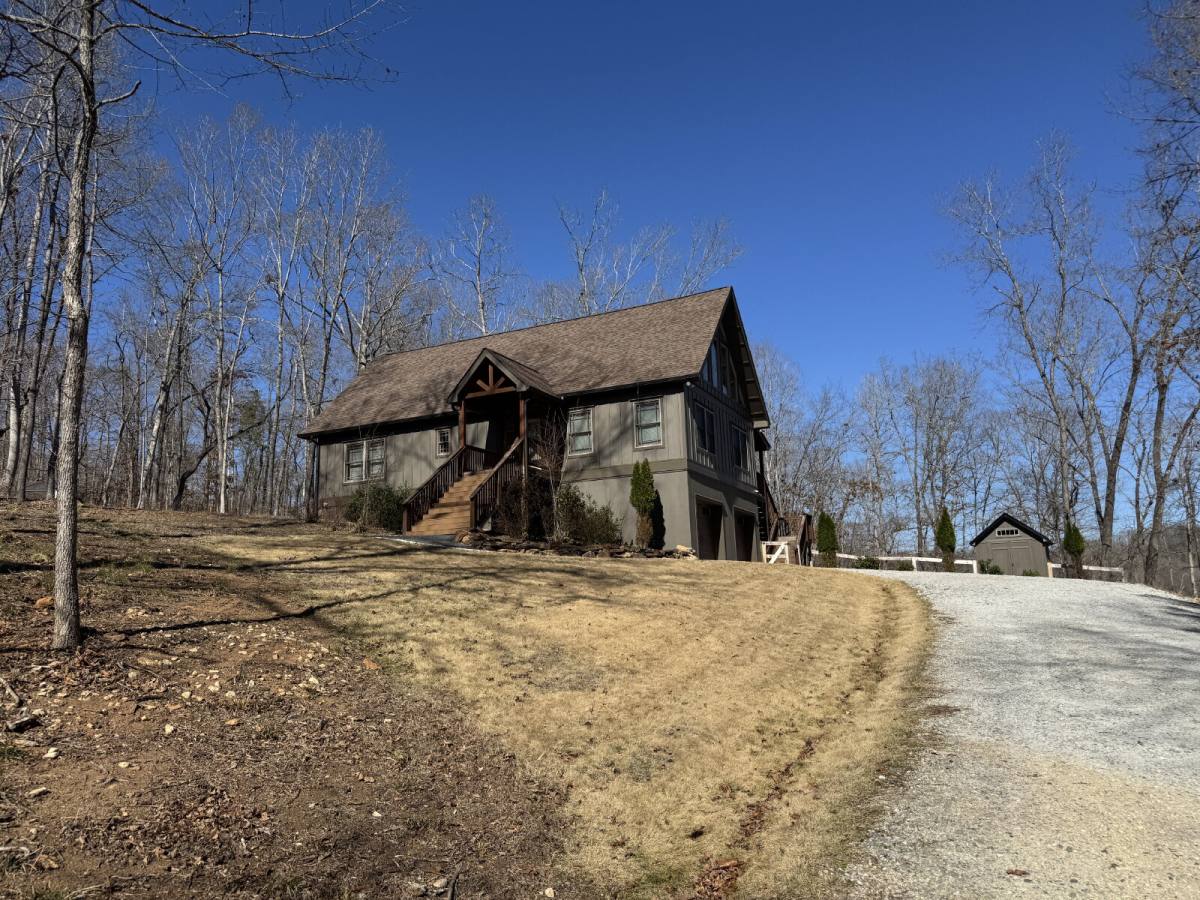 House for rent at 711 Scharlin Dr, Pickens, SC 29671