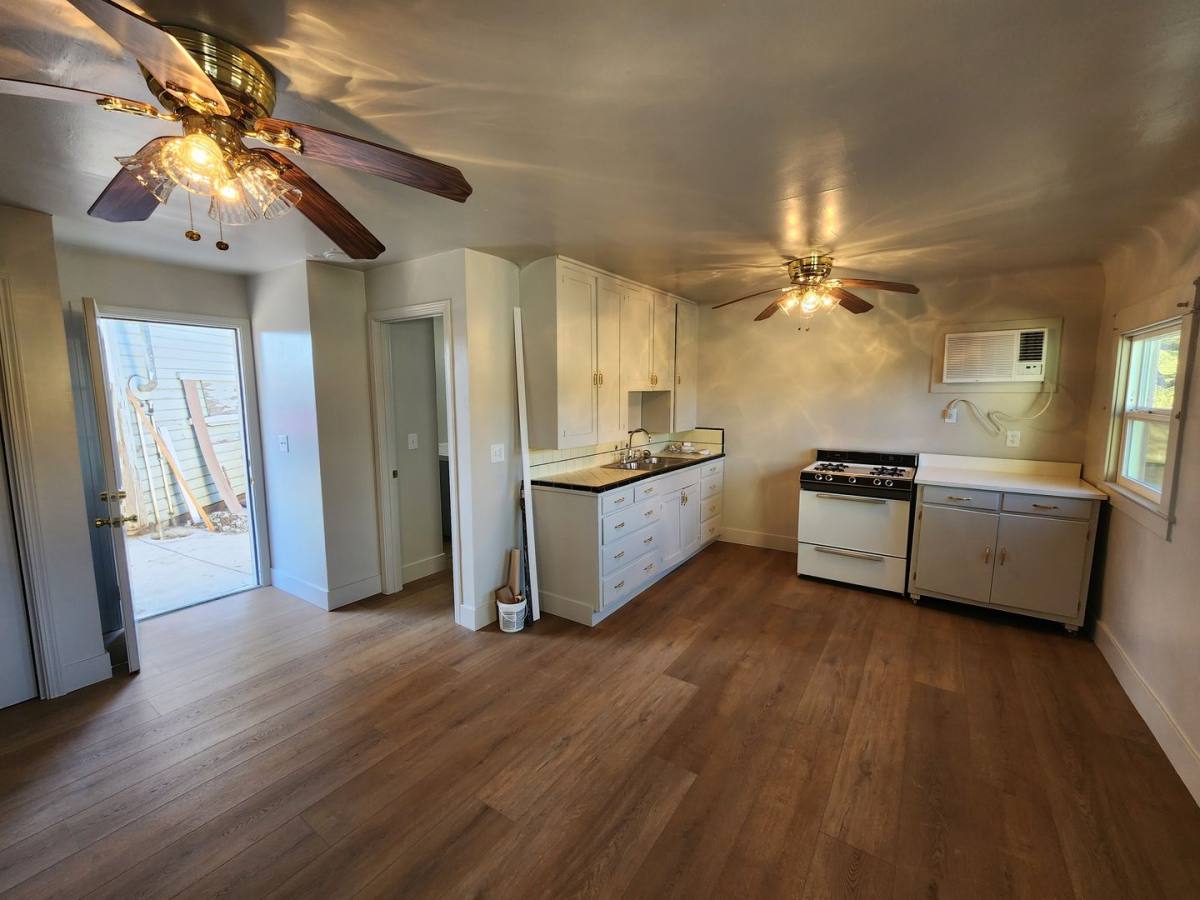 Apartment for rent at 555 Wallis Ave, Gustine, CA 95322