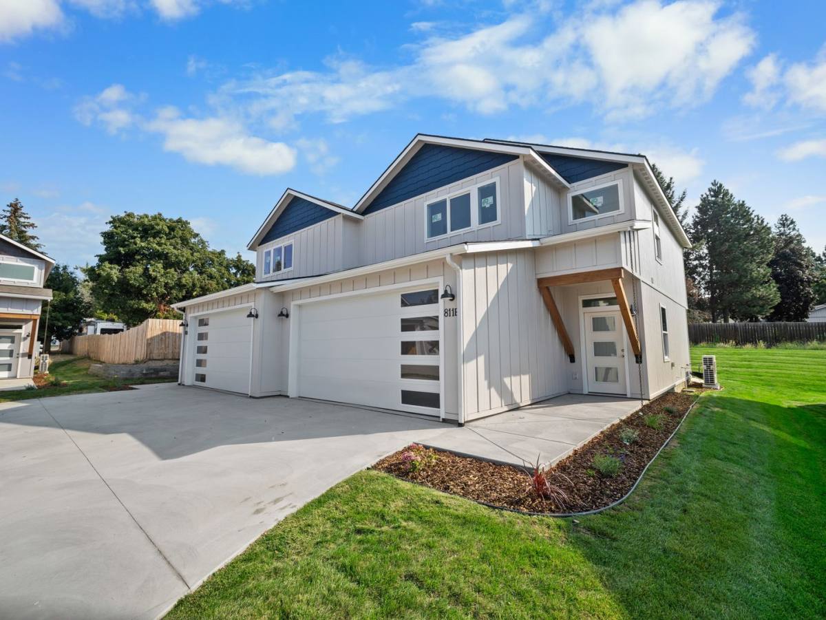 Townhouse for rent at 811 E F St, Deer Park, WA 99006