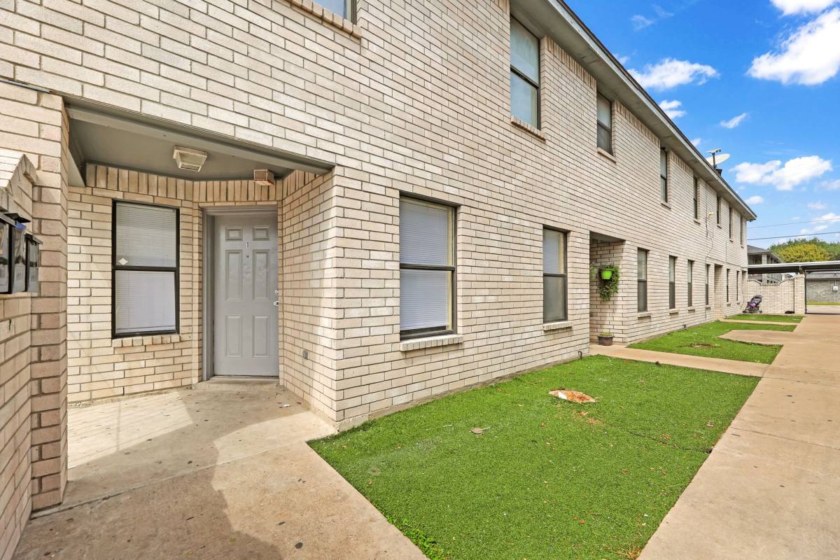 Apartment for rent at 910 W Cherokee Ave, Pharr, TX 78577