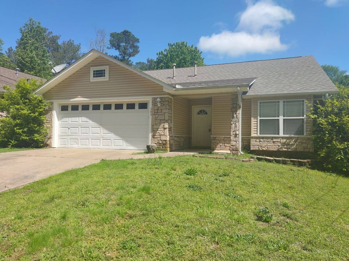 House for rent at 303 Lakeside Rd, Hot Springs National Park, AR 71901