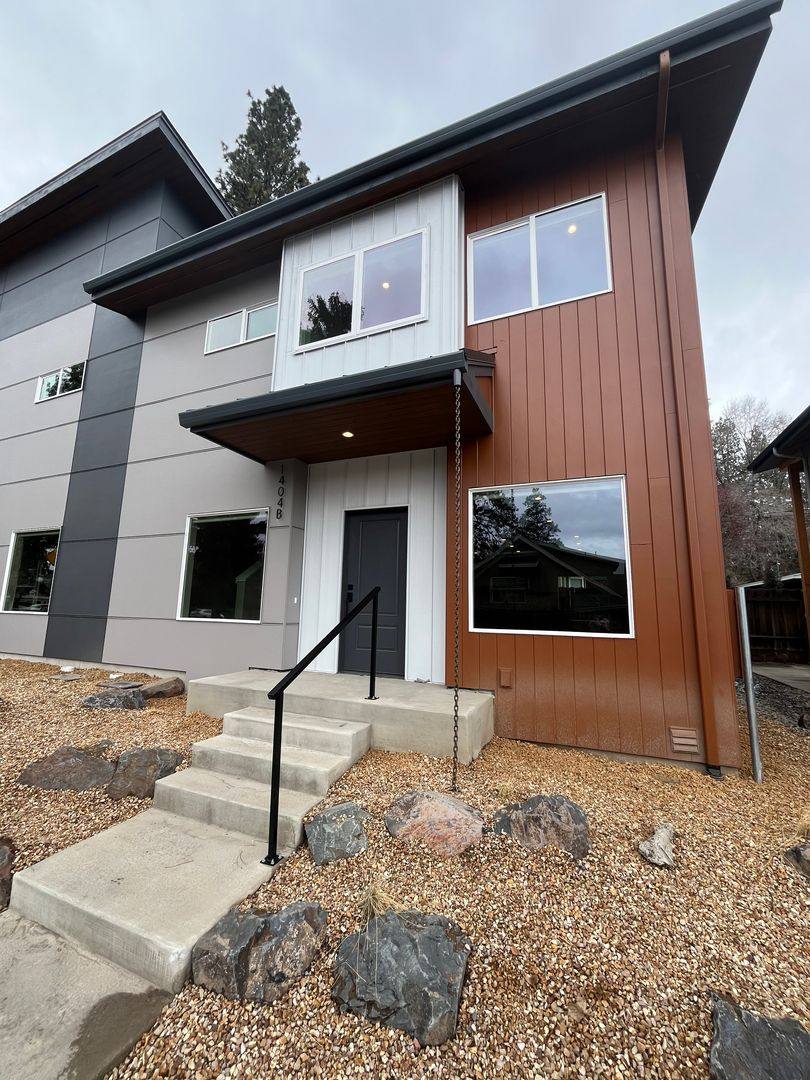 Townhouse for rent at 1404 NW Kingston Ave #B, Bend, OR 97703