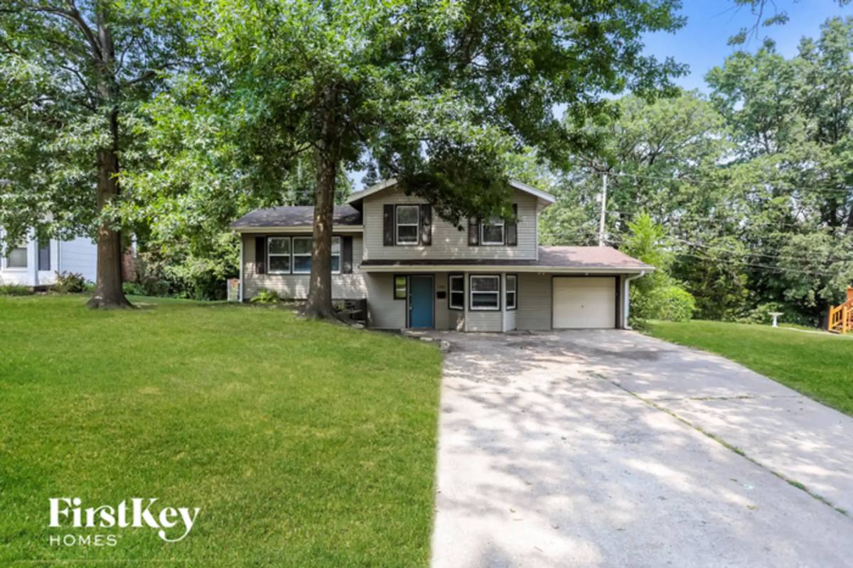 House for rent at 6309 N Bellefontaine Ave, Kansas City, MO 64119