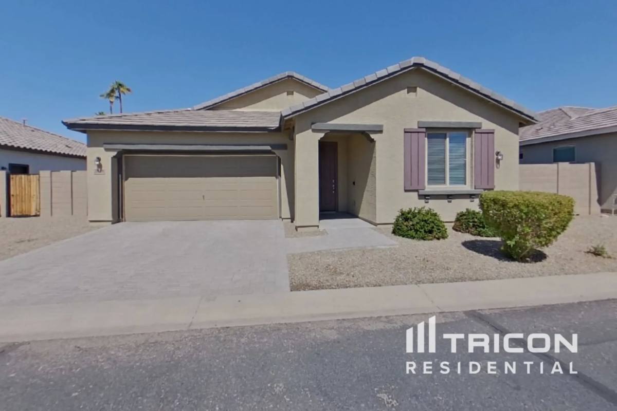 House for rent at 2618 E Danbury Rd, Phoenix, AZ 85032