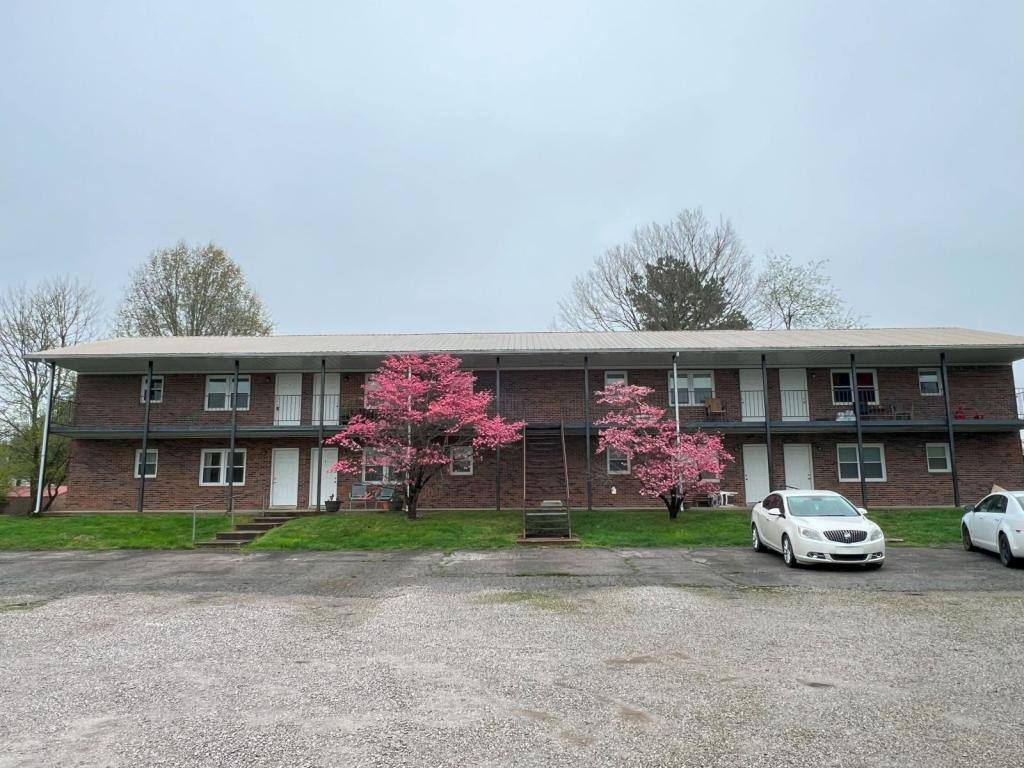 Apartment for rent at 515 Breckinridge St, Hardinsburg, KY 40143