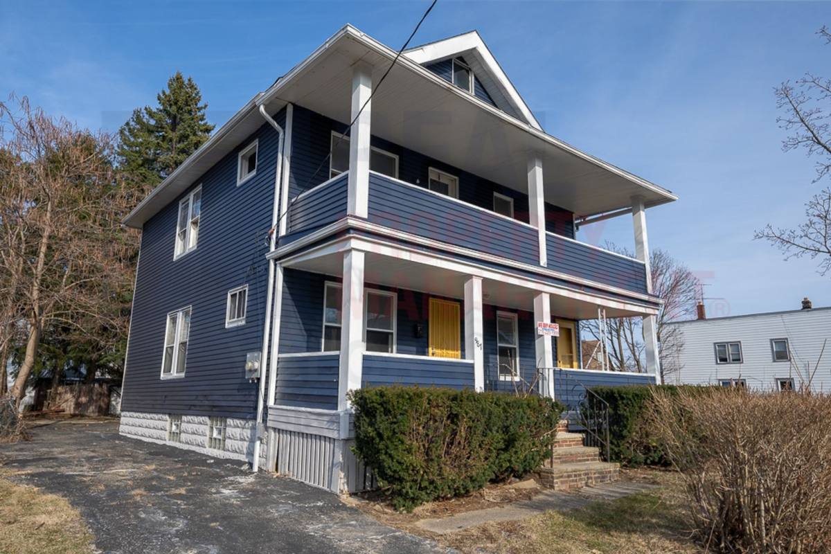 Apartment for rent at 987 Evangeline Rd, Cleveland, OH 44110