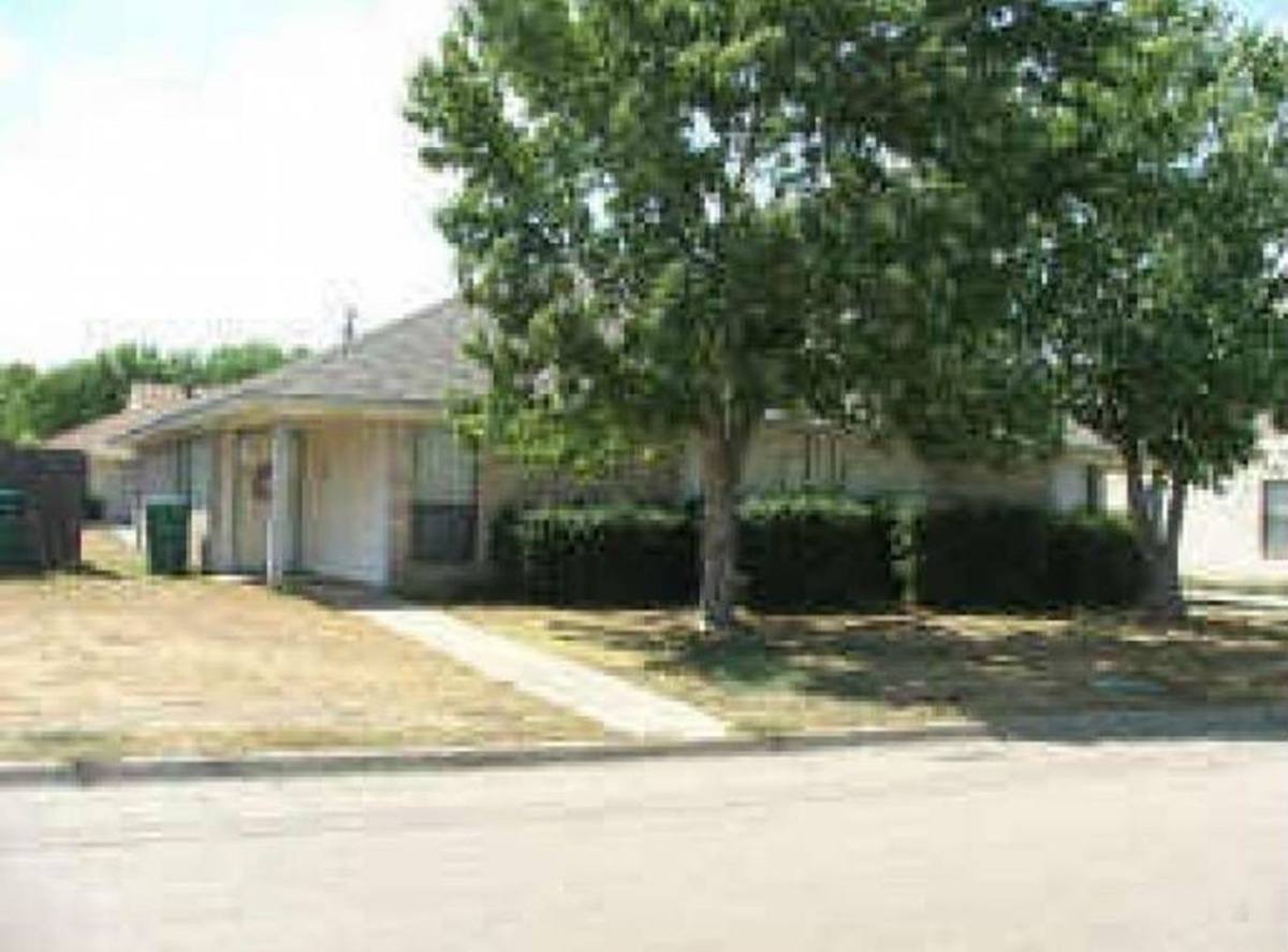Apartment for rent at 3305 Fallmeadow, Denton, TX 76207