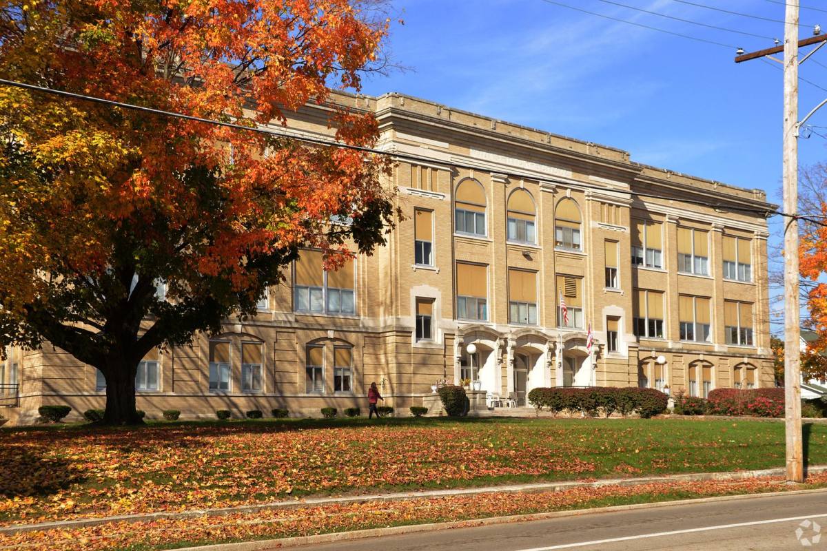Apartment for rent at 316 N College St, Piqua, OH 45356