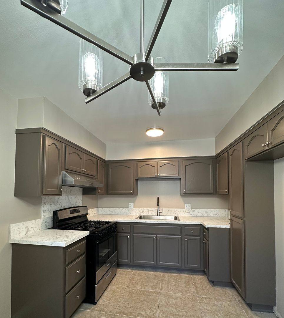 Apartment for rent at 405 S Kroeger St, Anaheim, CA 92805