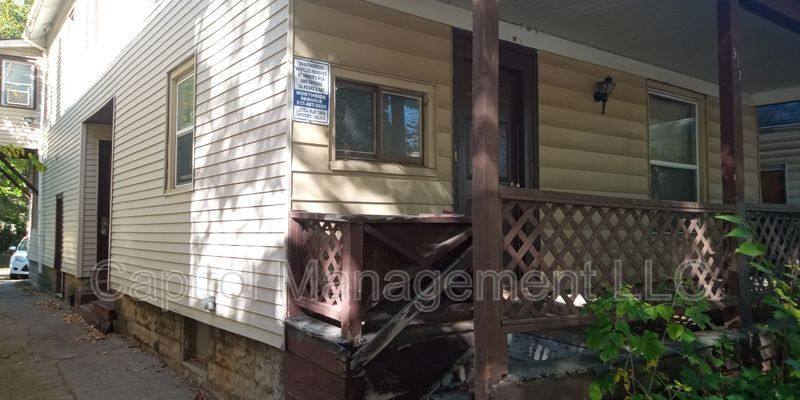 Apartment for rent at 917 Seymour Ave #4, Lansing, MI 48906
