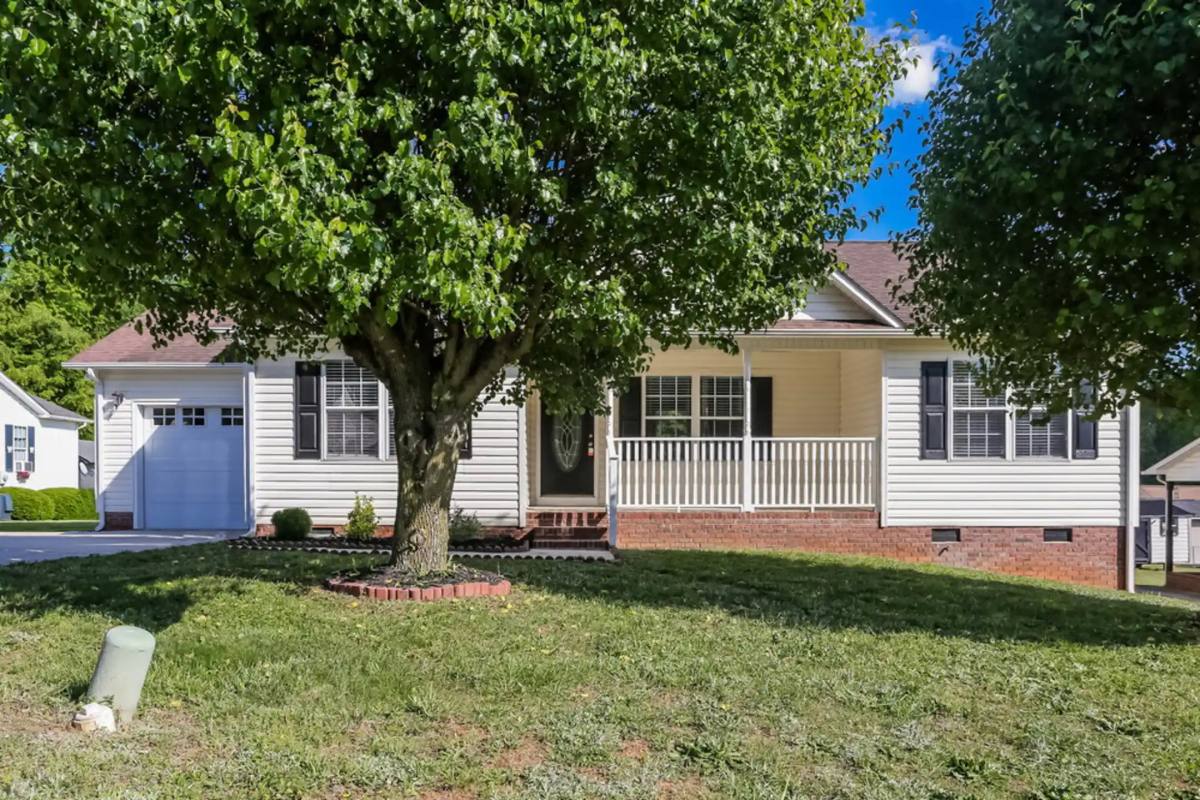 House for rent at 610 Helms Dr, Lowell, NC 28098