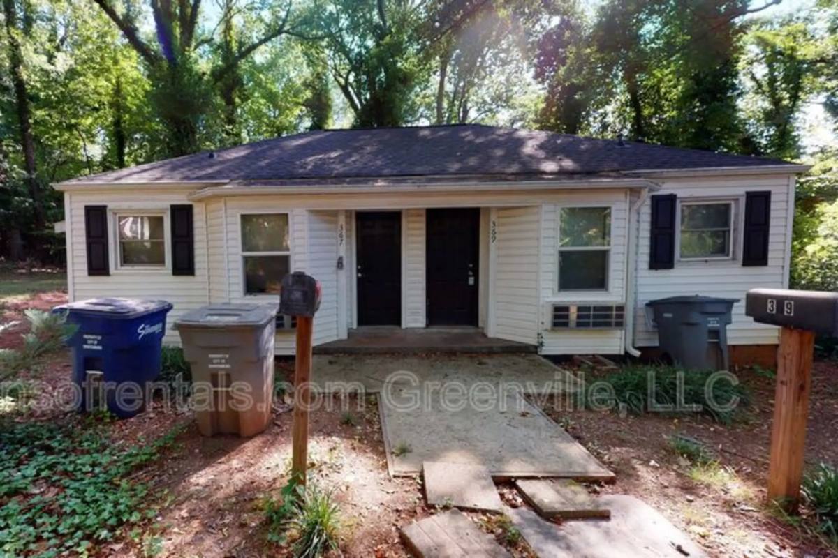 Townhouse for rent at 367 Palmer St, Spartanburg, SC 29302