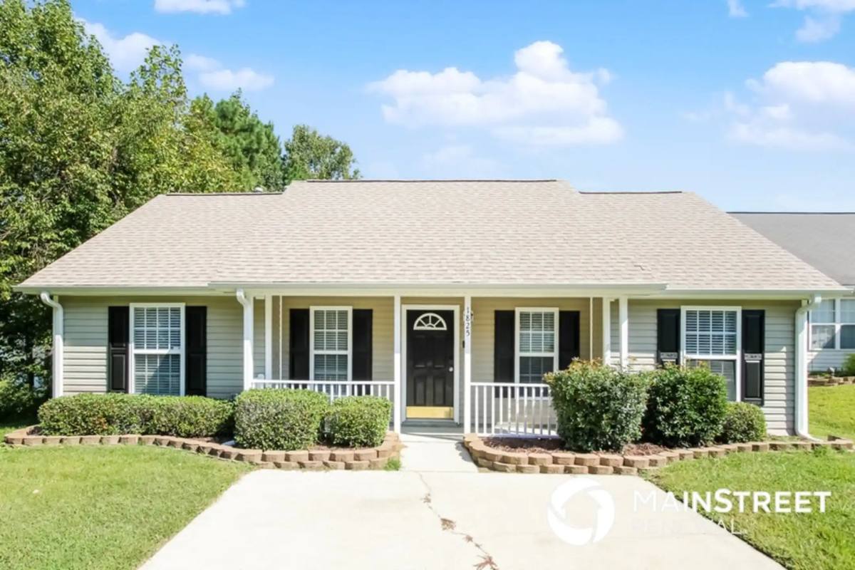 House for rent at 1825 Mission Oaks St, Kannapolis, NC 28083