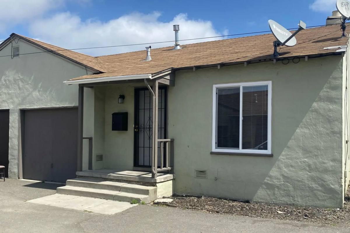 Townhouse for rent at 1472 167th Ave, San Leandro, CA 94578