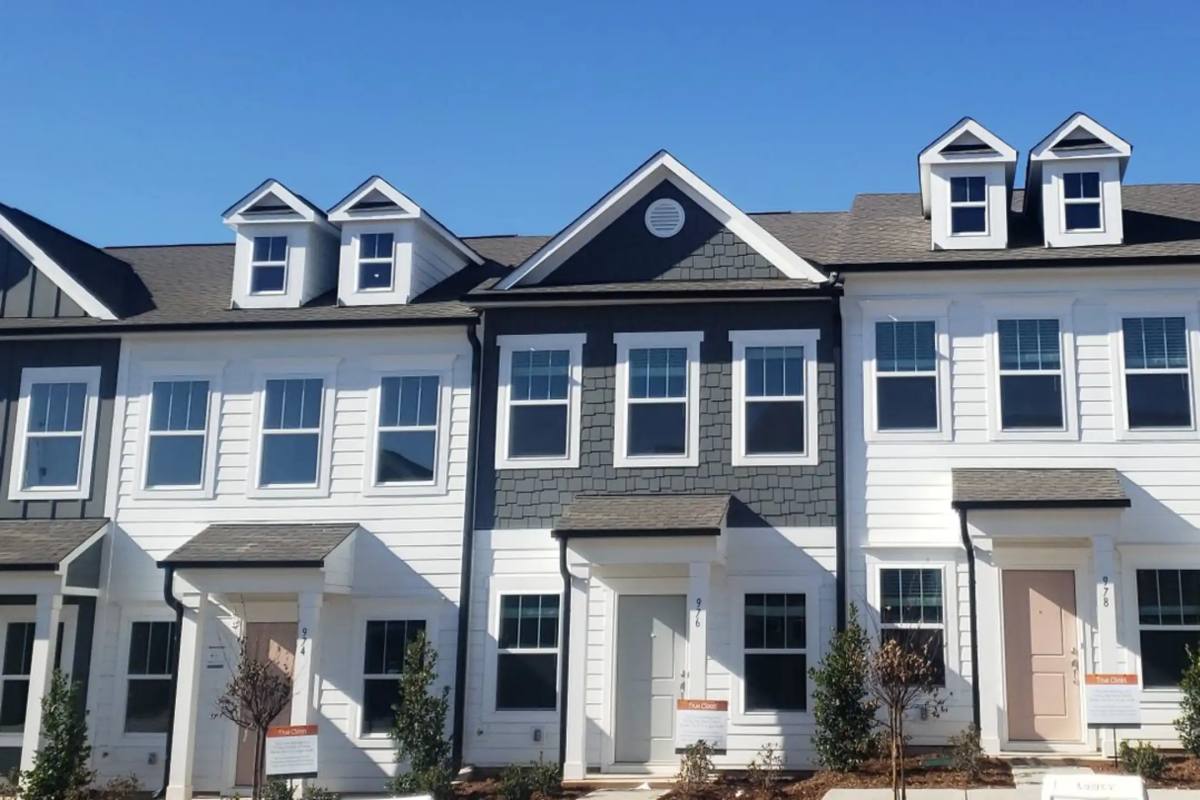 Townhouse for rent at 978 Anchor Way, York, SC 29745