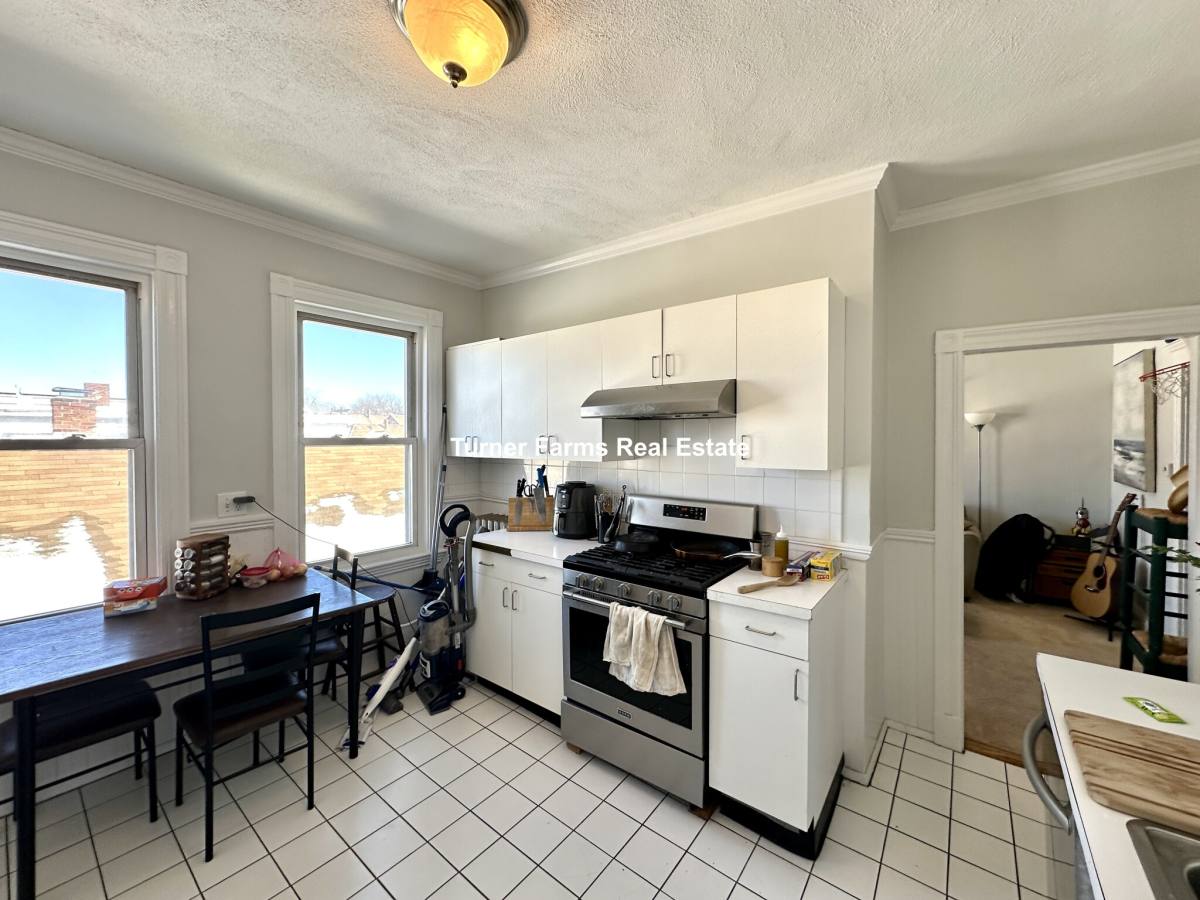 Apartment for rent at 15 Farragut Ave #3, Somerville, MA 02144