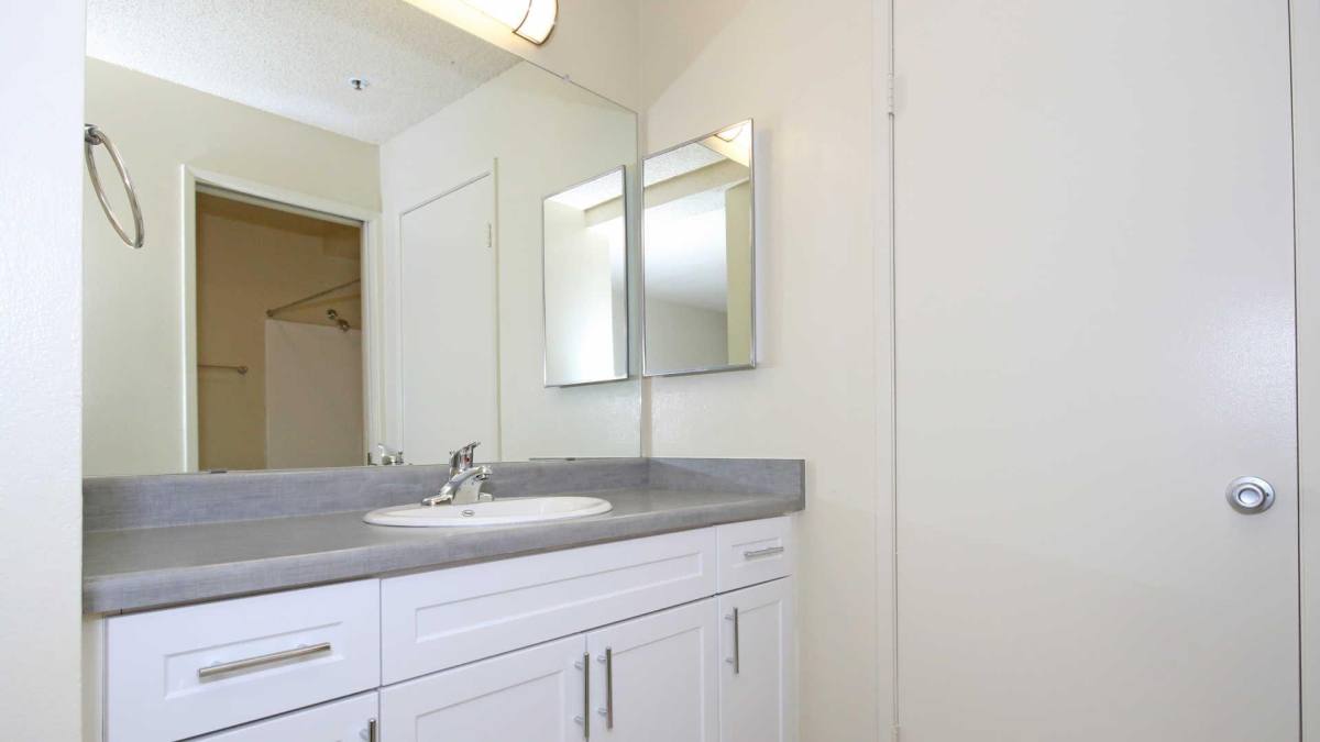 Apartment for rent at Ocean Crest, 873 Stevens Ave, Solana Beach, CA 92075