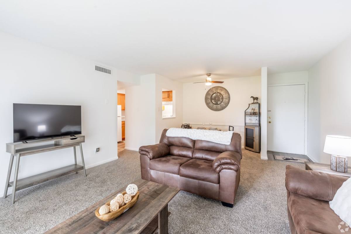 Apartment for rent at 416 Hollow Creek Rd, Lexington, KY 40511