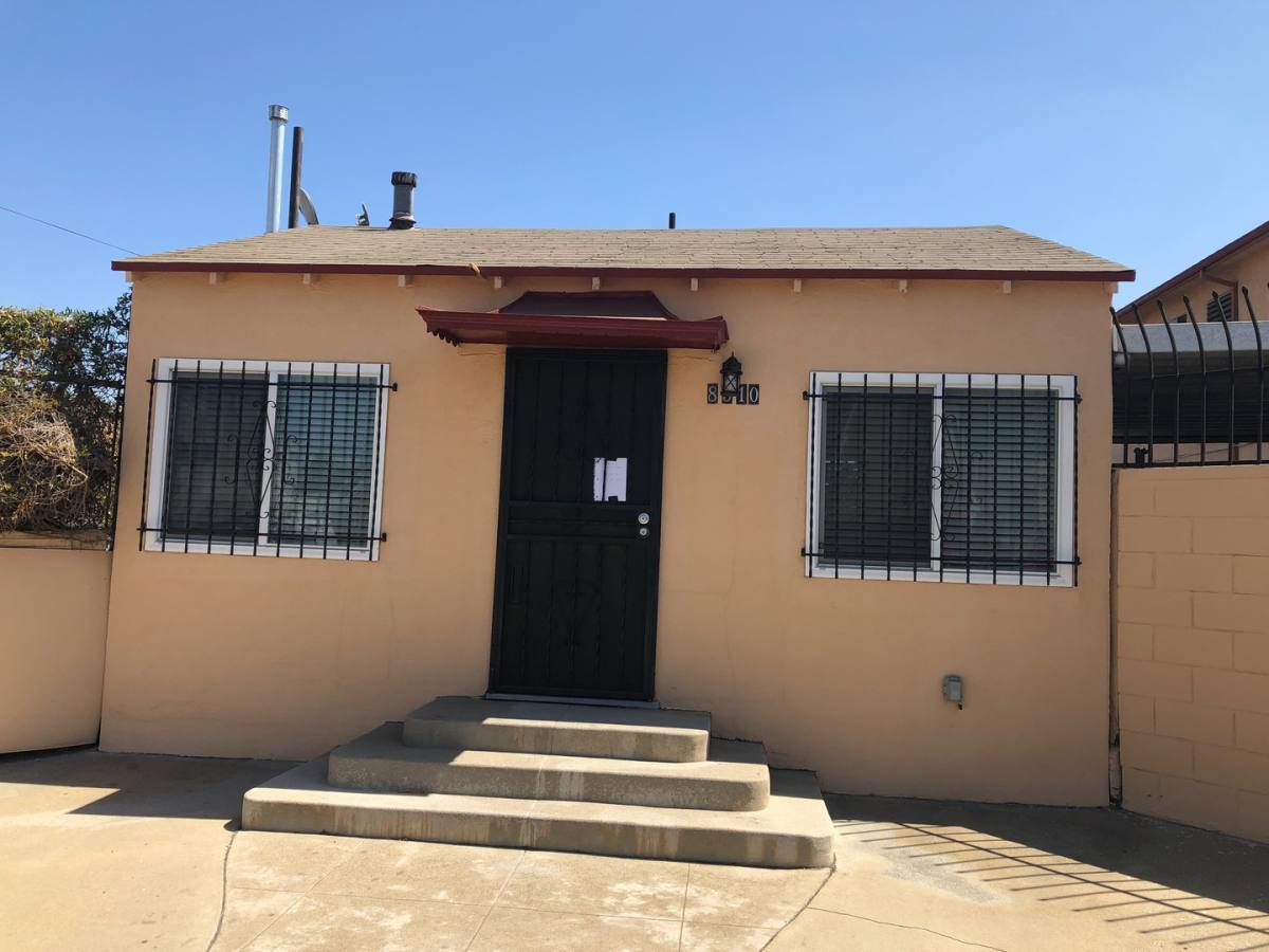 Apartment for rent at 8310-22 Western Ave, Los Angeles, CA 90047