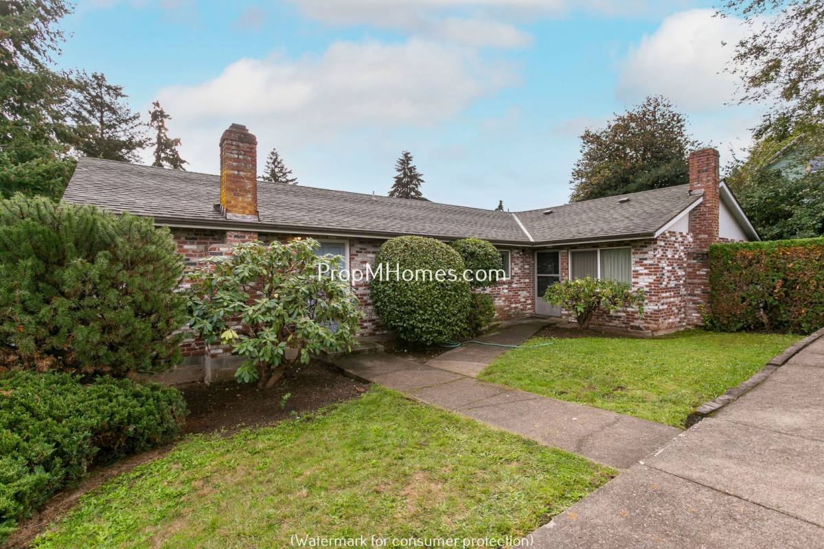 Apartment for rent at 1214 4th St, Oregon City, OR 97045