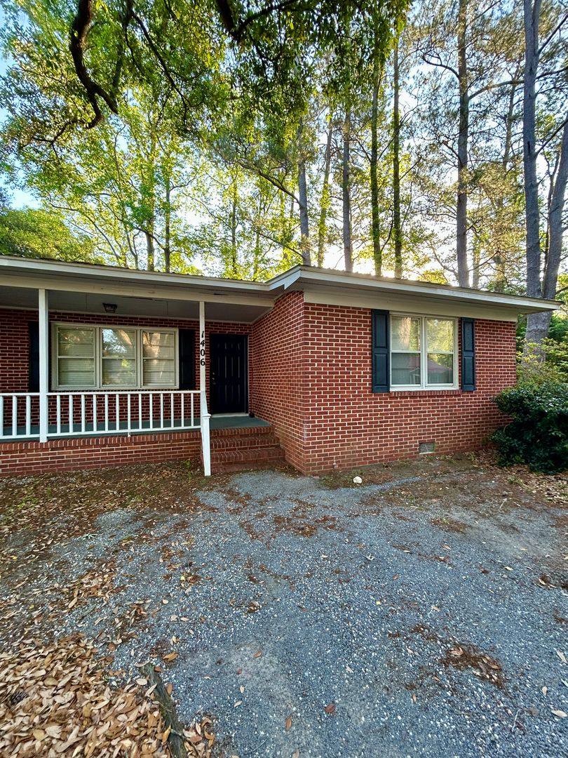 Apartment for rent at 1406 & 1408 Oak St, Conway, SC 29526