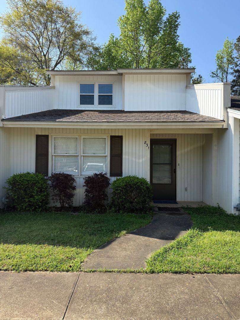 Townhouse for rent at 831 Morris Ave, Opelika, AL 36801