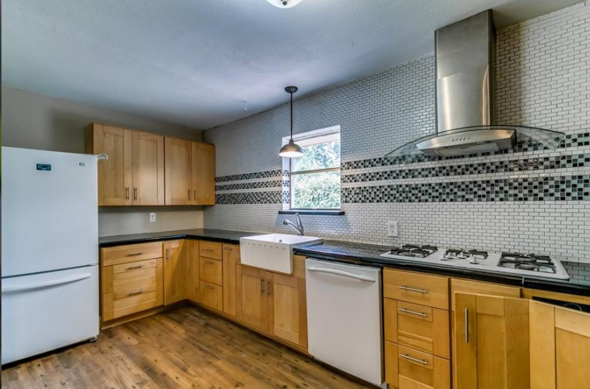 House for rent at 130 Stanford St, Lake Jackson, TX 77566