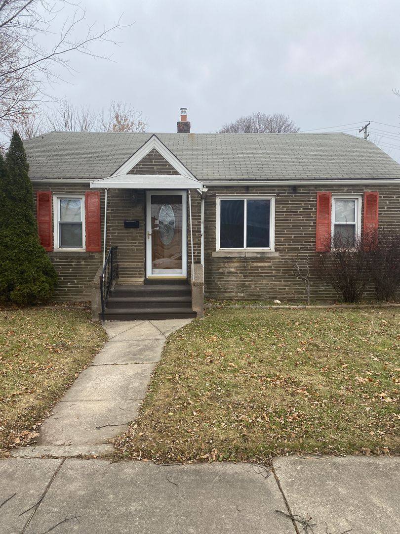 House for rent at 1572 University Ave, Lincoln Park, MI 48146